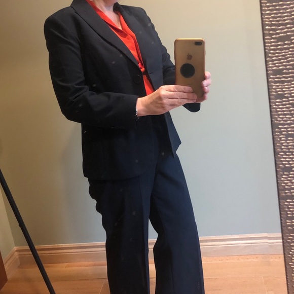 Jones New York black/dark blue pant suit 8P - Picture 3 of 7